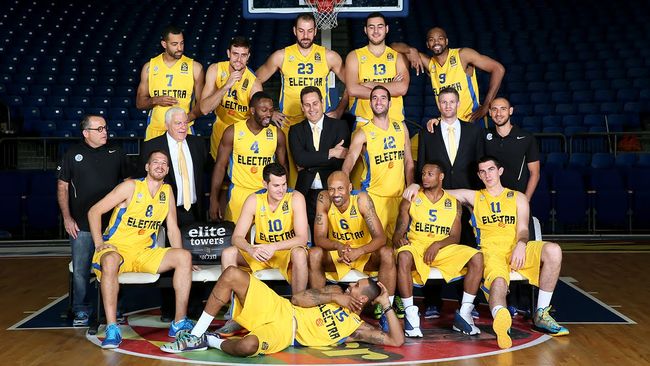 步也更坚决 步也更坚决